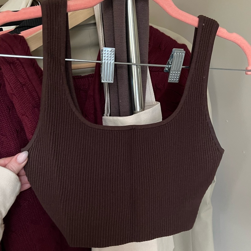 babaton sculpt knit crop tank